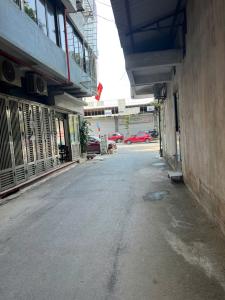 TRUNG TÂM CẦU GIẤY -KHU PHÂN LÔ – Ô TÔ TRÁNH – HAI THOÁNG TRƯỚC SAU.